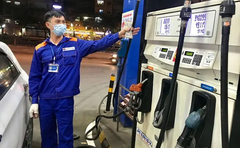 Đổ xăng đúng lúc